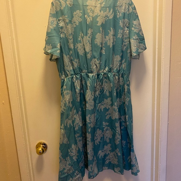 Super cute, perfect for Spring brand new dress by Shein size 1X! - Picture 2 of 2